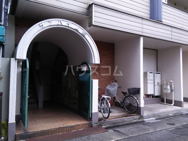 21/30 エントランス