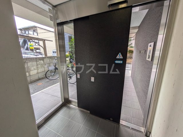 19/19 エントランス