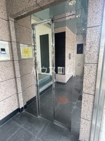 24/30 エントランス