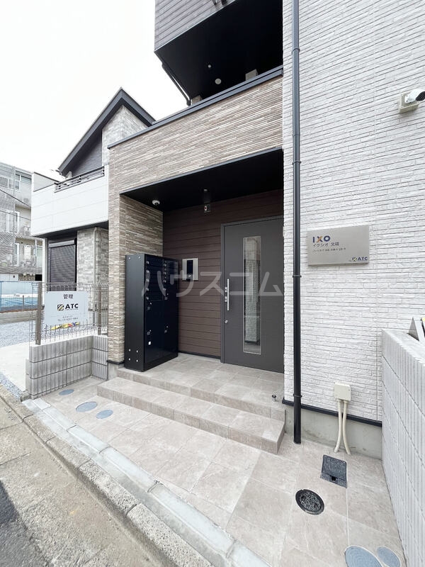 16/27 エントランス