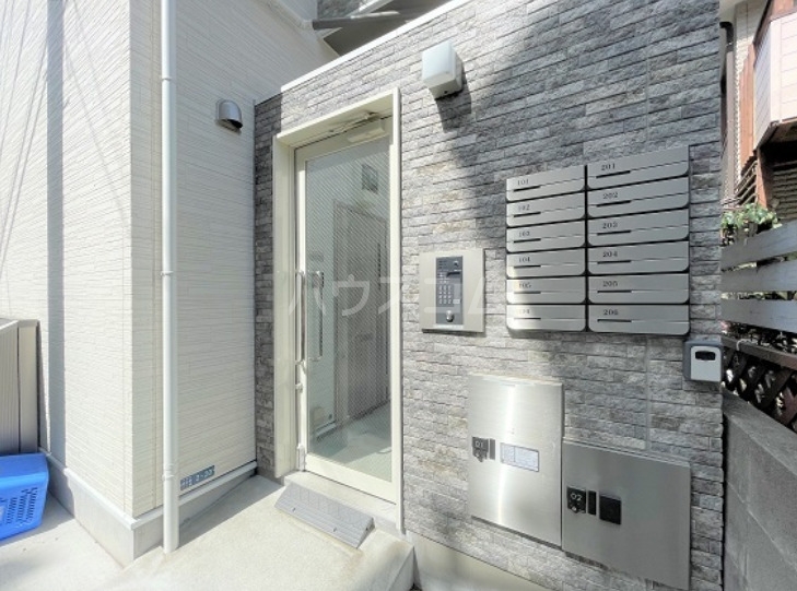 20/28 エントランス