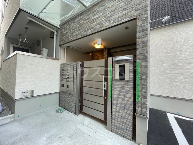 24/30 エントランス