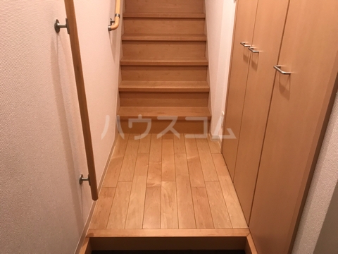 18/28 エントランス