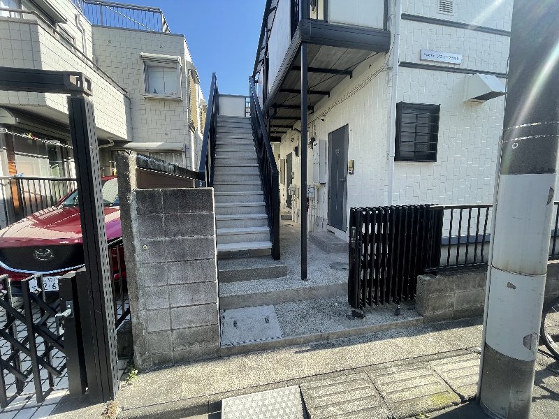 21/23 エントランス