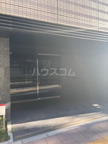 24/30 エントランス