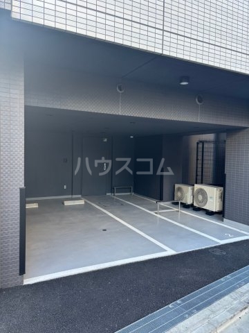 25/30 駐車場