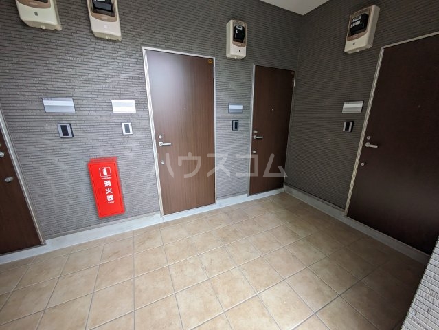 26/30 エントランス