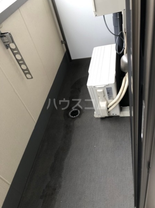 13/18 バルコニー