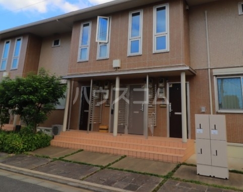 13/22 エントランス