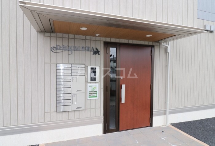 21/22 エントランス