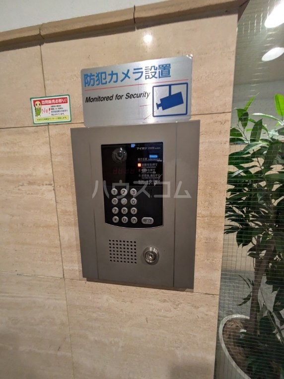 15/23 エントランス