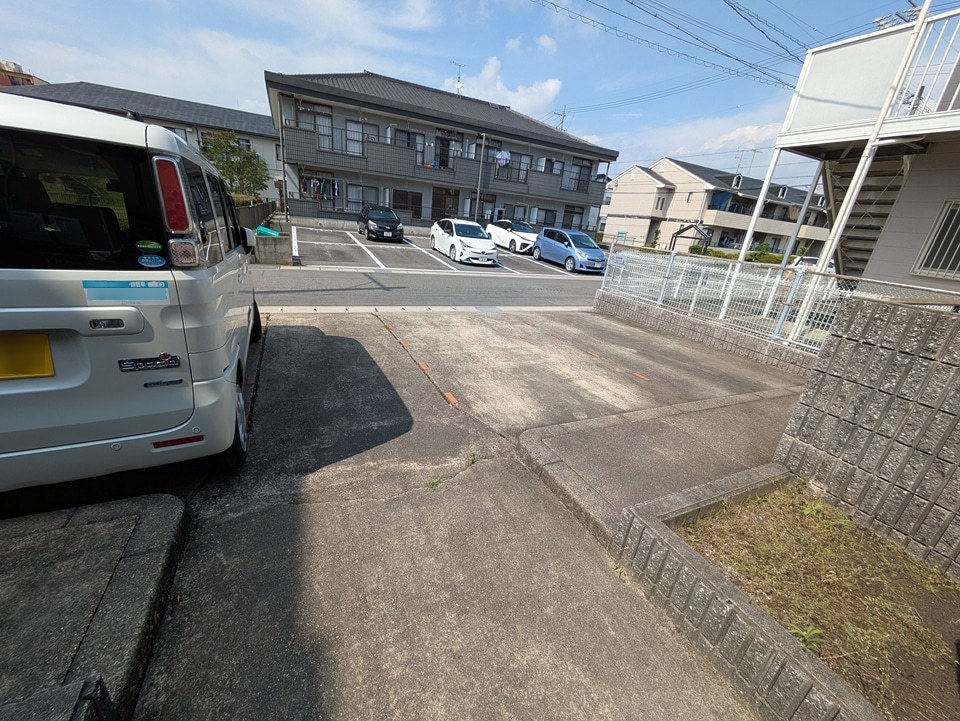 17/28 駐車場