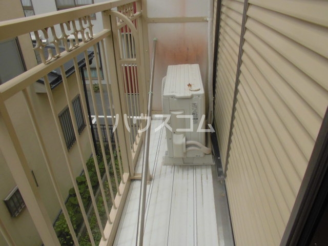 13/18 バルコニー