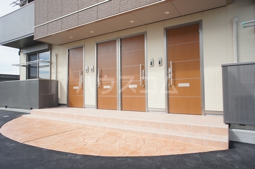 15/16 エントランス