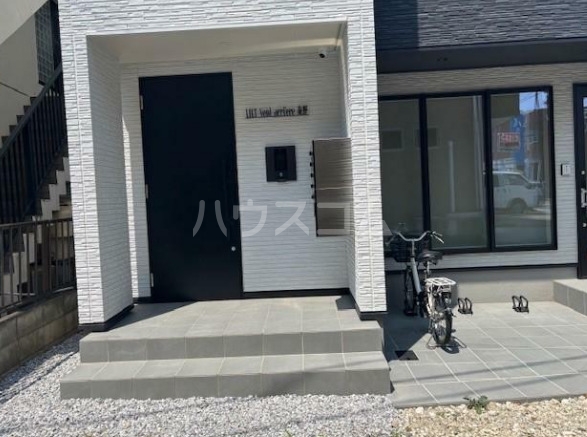 13/23 エントランス