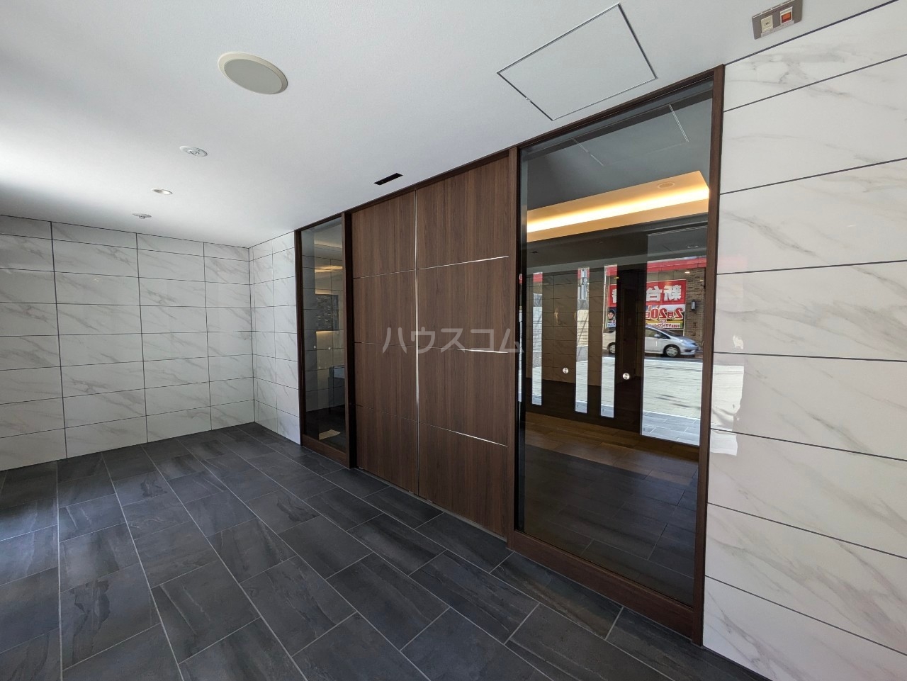 29/30 エントランス