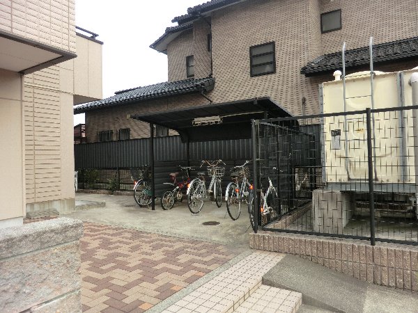 22/30 エントランス