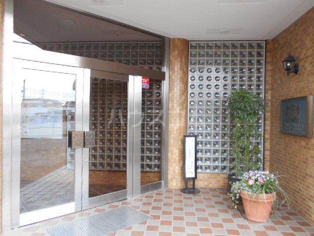 28/30 エントランス