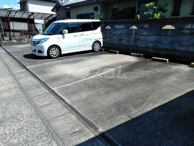 22/30 駐車場