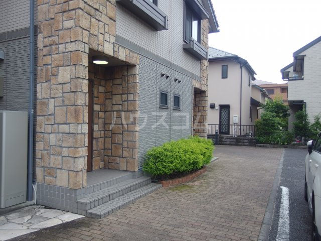 28/30 エントランス