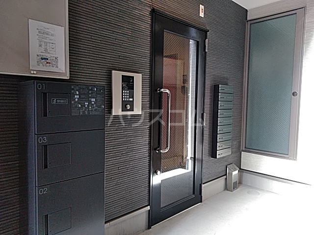 3/7 エントランス