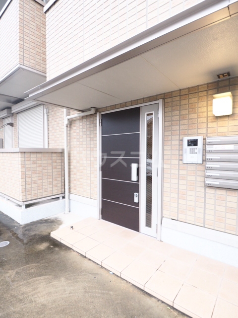 22/28 エントランス