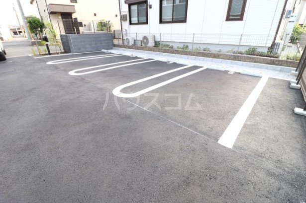 17/27 駐車場
