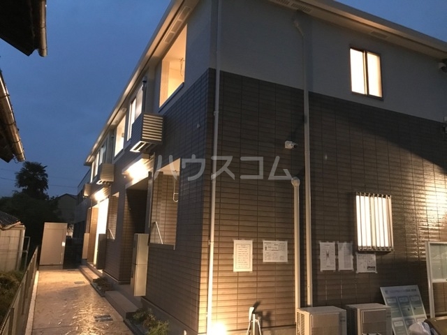 24/25 エントランス