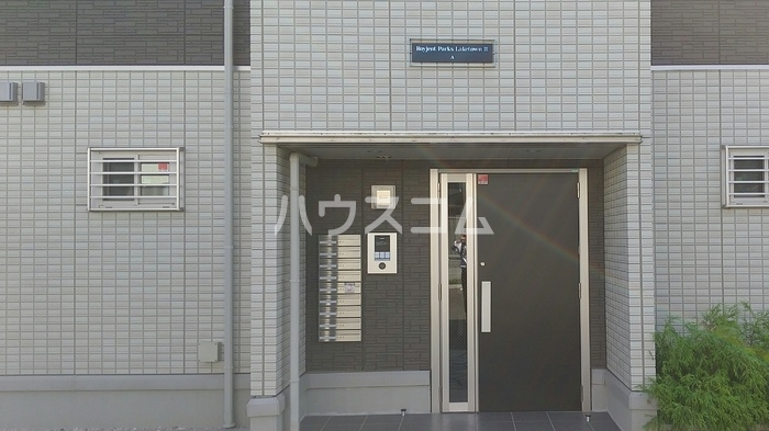 16/17 エントランス