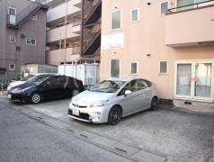 24/24 駐車場