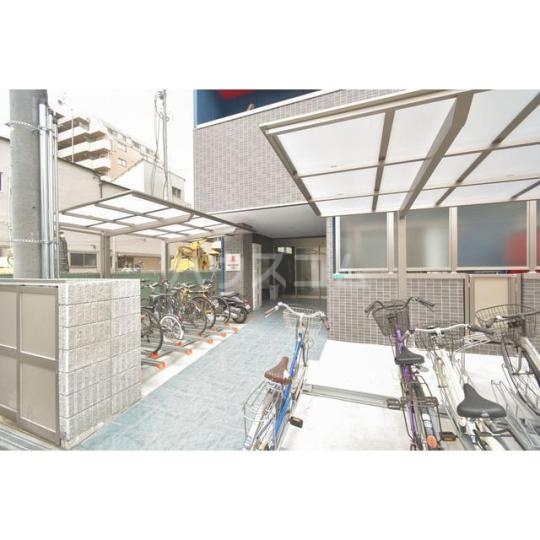 21/30 エントランス