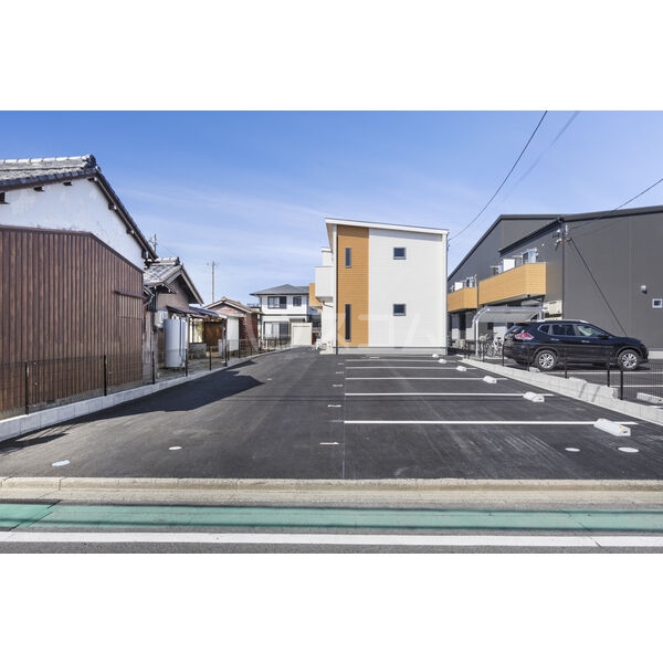 2/4 駐車場