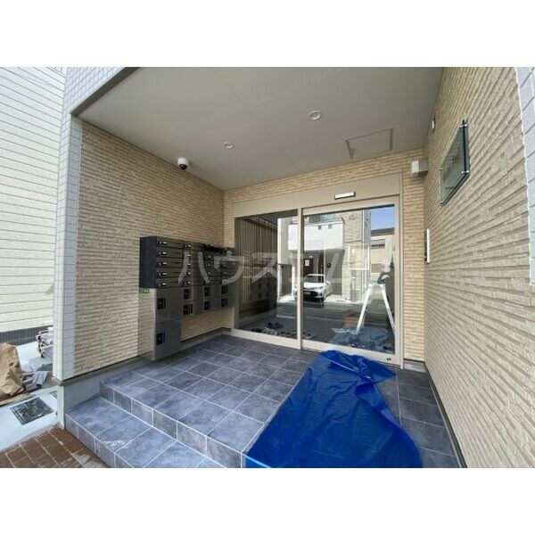 16/21 エントランス