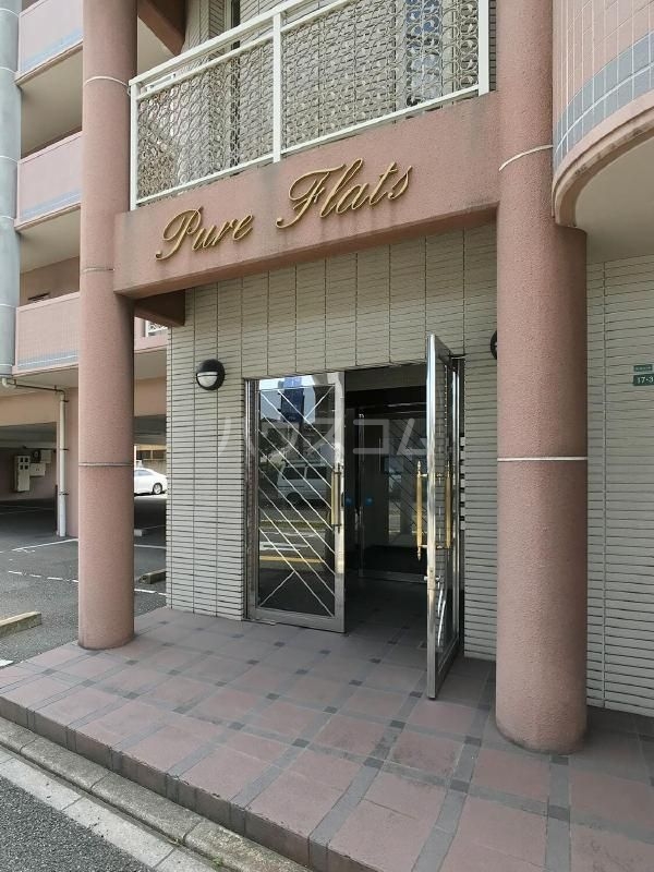 13/23 エントランス