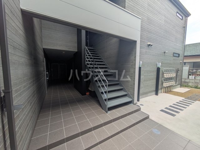 2/5 エントランス