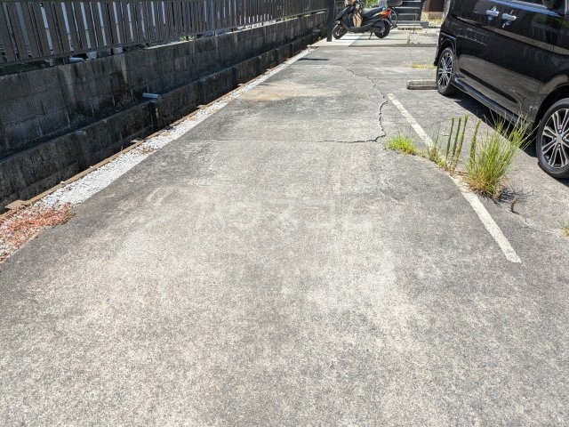 2/6 駐車場