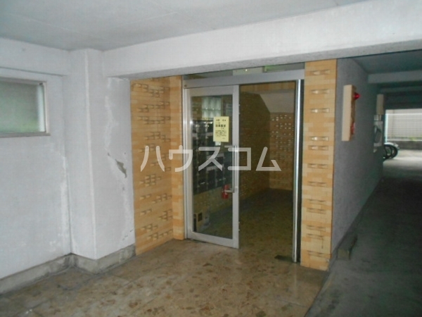 17/26 エントランス