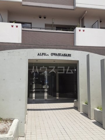 27/30 エントランス