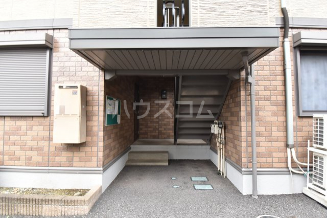 28/30 エントランス