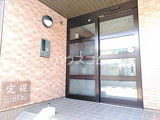 25/30 エントランス