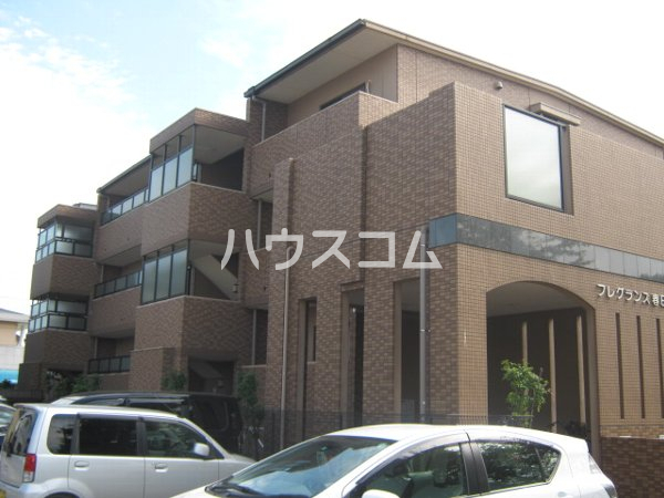 22/30 エントランス