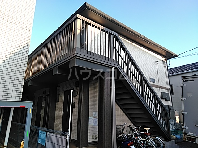 28/30 エントランス
