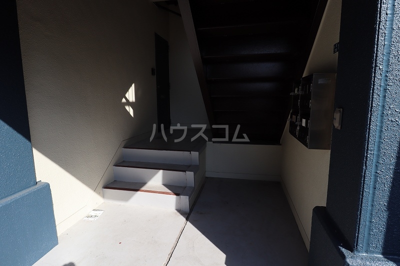 18/29 エントランス