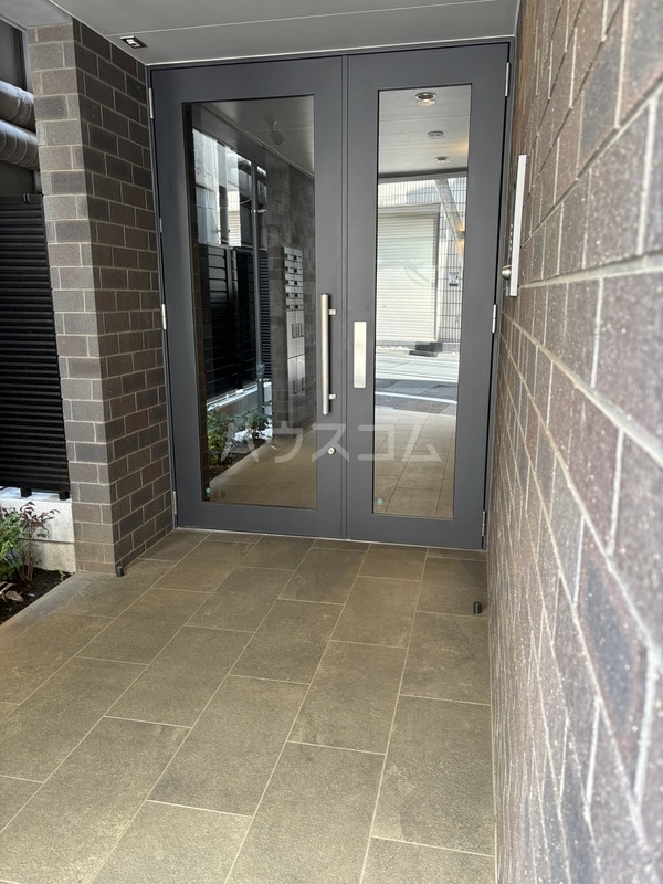 18/29 エントランス