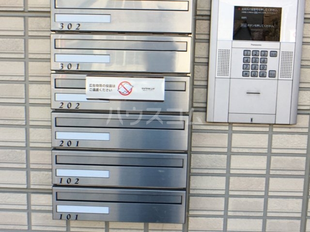 21/30 エントランス