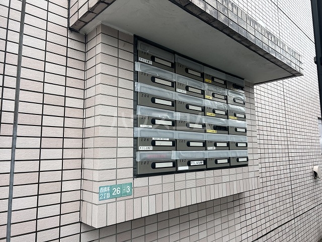 21/30 エントランス