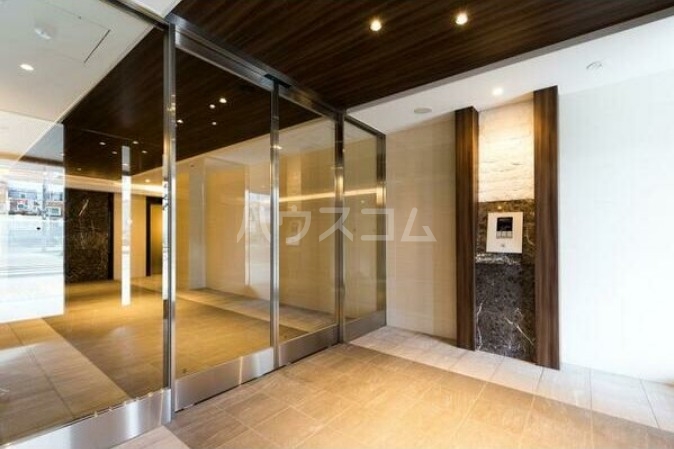 17/26 エントランス