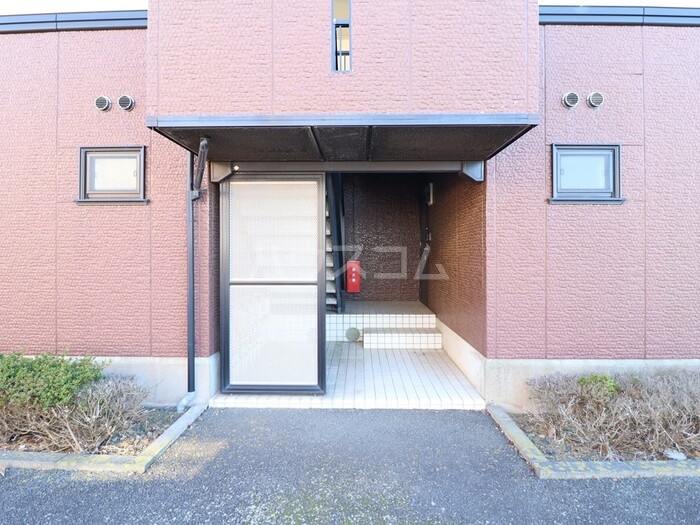 18/29 エントランス