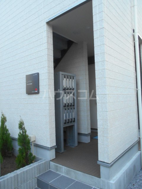 25/30 エントランス