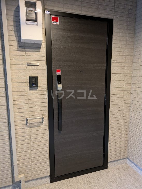 18/19 エントランス